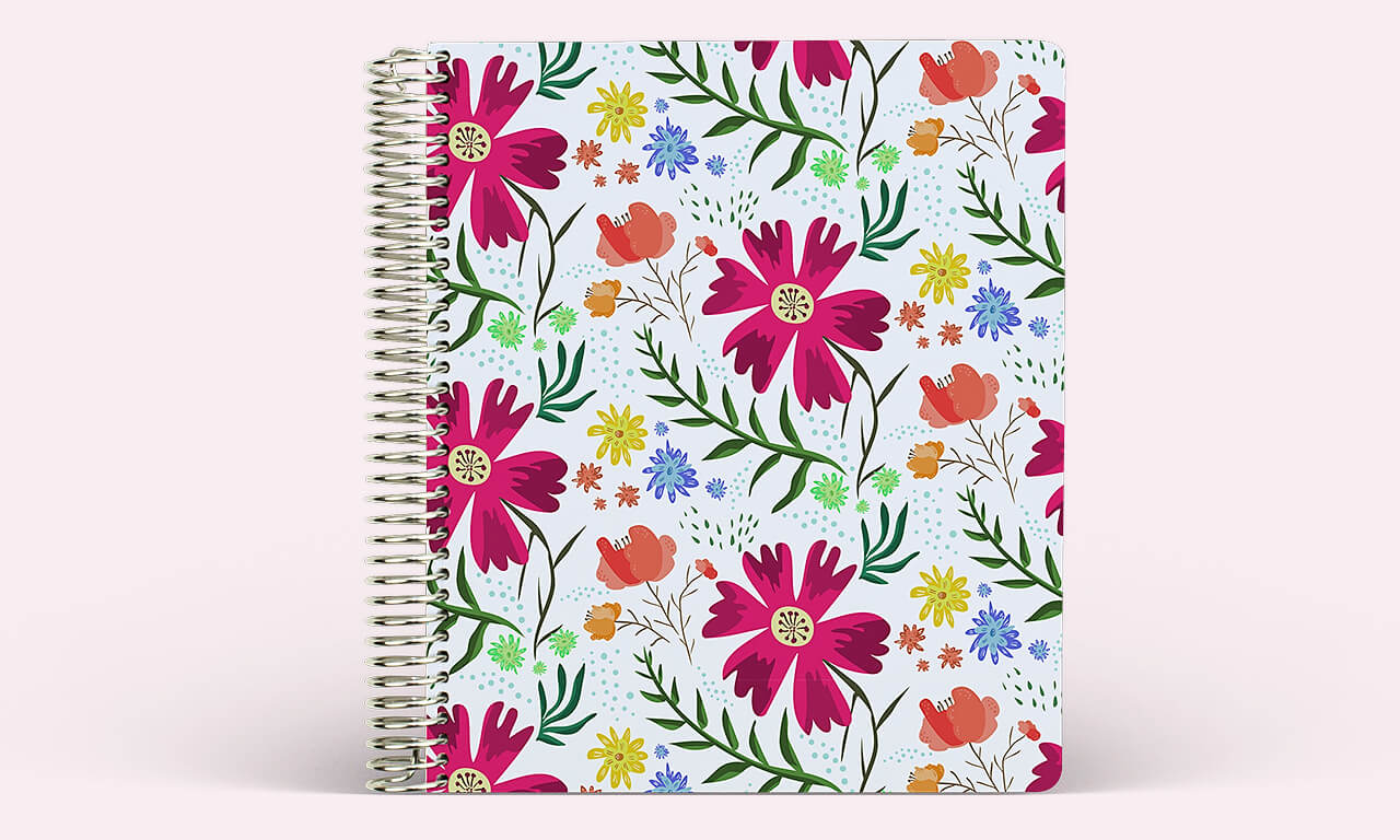 Agendio with spiral binding and dotted customizable cover in the kitchen